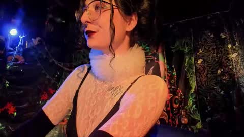 Snapshot of _lady_luna_ chatting on 12/03/25, 11:36 Lady Luna online show from 12/03/25, 11:36