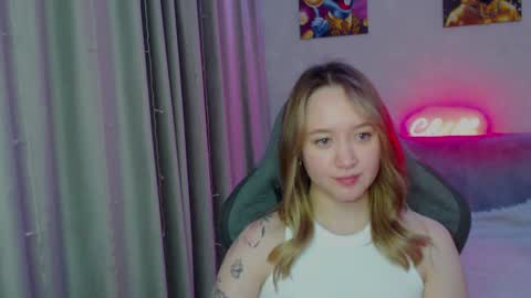 Snapshot of _lalune_ chatting on 01/13/25, 05:23 _lalune_ online show from 01/13/25, 05:23