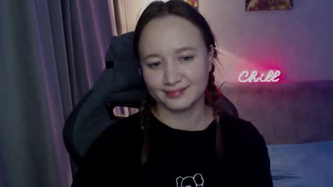 Snapshot of _lalune_ chatting on 10/14/25, 02:51 _lalune_ online show from 10/14/25, 02:51