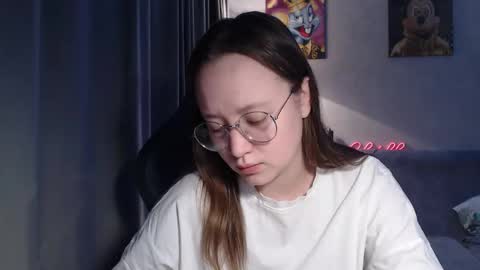 _lalune_ online show from 01/17/26, 06:00