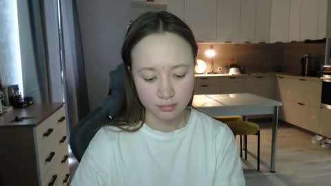 _lalune_ online show from 02/04/26, 10:21