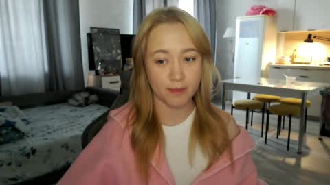 _lalune_ online show from 05/14/26, 10:00