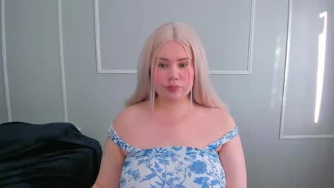 leana online show from 12/05/25, 02:14