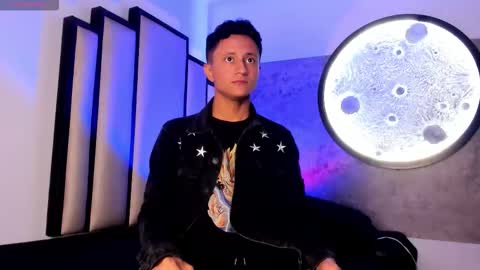 _leohot_ online show from 11/07/25, 12:05