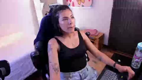 Lili  online show from 12/15/24, 09:20
