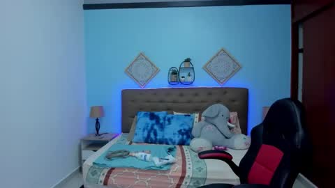 Liily online show from 09/16/25, 08:54