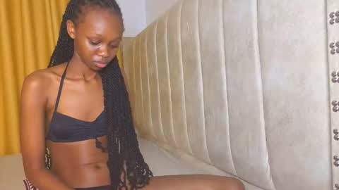 Snapshot of _littlevenus chatting on 11/03/25, 12:24 Littlevenus online show from 11/03/25, 12:24