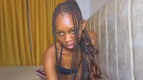 Snapshot of _littlevenus chatting on 11/18/25, 11:37 Littlevenus online show from 11/18/25, 11:37