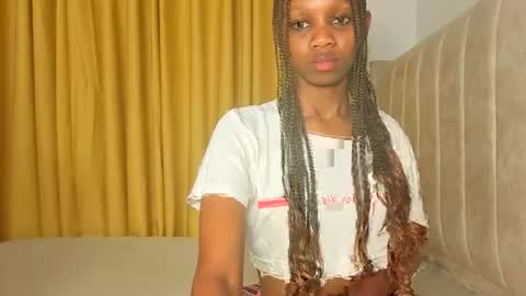 Snapshot of _littlevenus chatting on 11/29/25, 11:19 Littlevenus online show from 11/29/25, 11:19