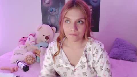 Snapshot of _lloou_ chatting on 05/29/26, 01:03 Sofia 3 online show from 05/29/26, 01:03