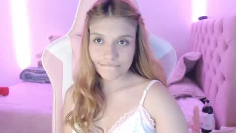 Sofia 3 online show from 06/18/26, 10:36