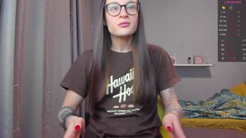 Snapshot of _lorra chatting on 01/31/25, 04:27 _lorra online show from 01/31/25, 04:27