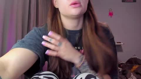 Snapshot of _lorra chatting on 09/26/25, 06:12 _lorra online show from 09/26/25, 06:12