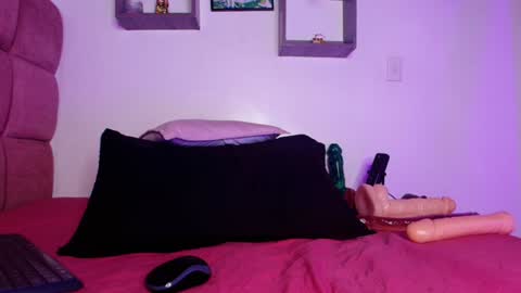 Snapshot of _lorrayne_ chatting on 01/22/25, 11:56 Lorrayne online show from 01/22/25, 11:56