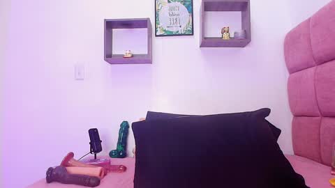 Snapshot of _lorrayne_ chatting on 01/25/25, 11:44 Lorrayne online show from 01/25/25, 11:44