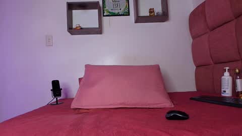 Snapshot of _lorrayne_ chatting on 02/07/25, 12:39 Lorrayne online show from 02/07/25, 12:39