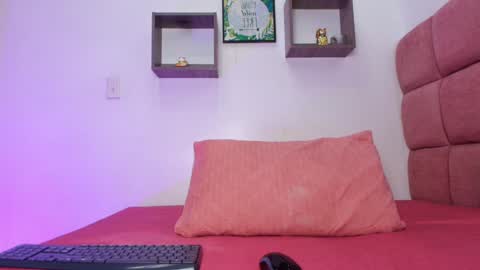 Snapshot of _lorrayne_ chatting on 02/08/25, 11:55 Lorrayne online show from 02/08/25, 11:55