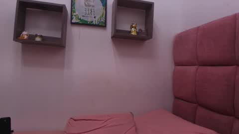 Snapshot of _lorrayne_ chatting on 02/15/25, 11:50 Lorrayne online show from 02/15/25, 11:50