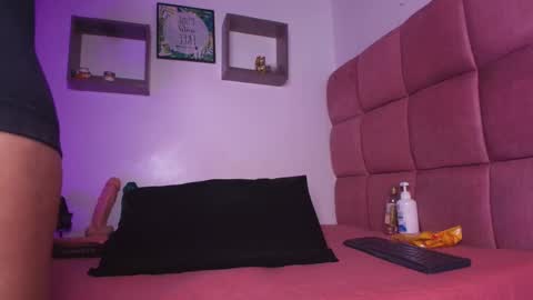 Snapshot of _lorrayne_ chatting on 02/21/25, 11:55 Lorrayne online show from 02/21/25, 11:55