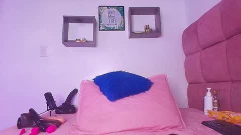 Snapshot of _lorrayne_ chatting on 02/27/25, 12:02 Lorrayne online show from 02/27/25, 12:02