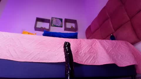 Snapshot of _lorrayne_ chatting on 02/28/25, 02:53 Lorrayne online show from 02/28/25, 02:53