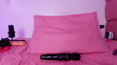 Snapshot of _lorrayne_ chatting on 02/28/25, 05:59 Lorrayne online show from 02/28/25, 05:59