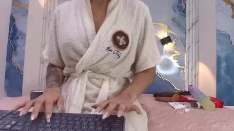 Snapshot of _lorrayne_ chatting on 09/12/25, 12:05 Lorrayne online show from 09/12/25, 12:05