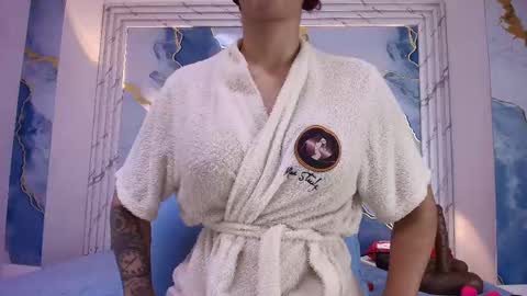 Snapshot of _lorrayne_ chatting on 09/23/25, 12:08 Lorrayne online show from 09/23/25, 12:08