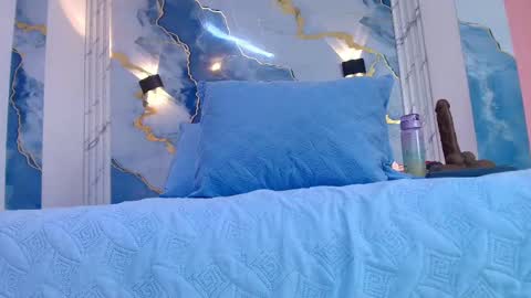 Snapshot of _lorrayne_ chatting on 09/26/25, 12:20 Lorrayne online show from 09/26/25, 12:20