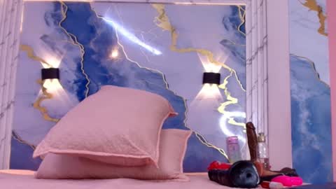 Snapshot of _lorrayne_ chatting on 10/02/25, 12:12 Lorrayne online show from 10/02/25, 12:12