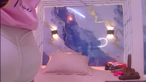 Snapshot of _lorrayne_ chatting on 10/17/25, 12:08 Lorrayne online show from 10/17/25, 12:08