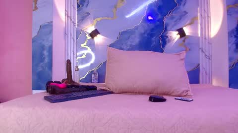 Snapshot of _lorrayne_ chatting on 10/28/25, 12:09 Lorrayne online show from 10/28/25, 12:09