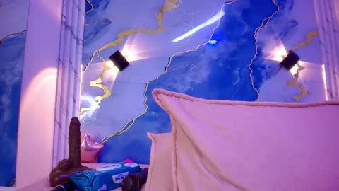 Snapshot of _lorrayne_ chatting on 11/13/25, 12:15 Lorrayne online show from 11/13/25, 12:15