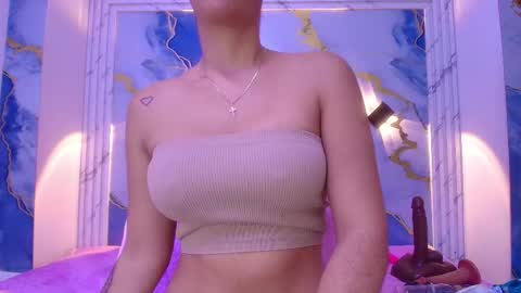 Snapshot of _lorrayne_ chatting on 11/21/25, 12:04 Lorrayne online show from 11/21/25, 12:04