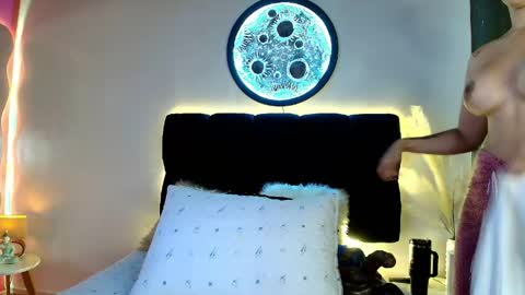 Lorrayne online show from 04/18/26, 12:09