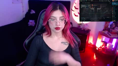 Queen.  Help me reach 100 thumbs up  online show from 03/05/25, 08:10