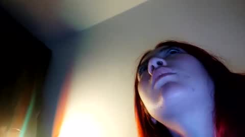 Snapshot of _lunaa__ chatting on 12/21/24, 04:19 _lunaa__ online show from 12/21/24, 04:19