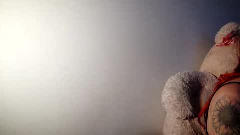 Snapshot of _lunaa__ chatting on 01/05/25, 04:14 _lunaa__ online show from 01/05/25, 04:14