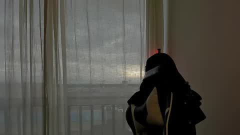 Snapshot of _lunaa__ chatting on 02/22/25, 10:42 _lunaa__ online show from 02/22/25, 10:42