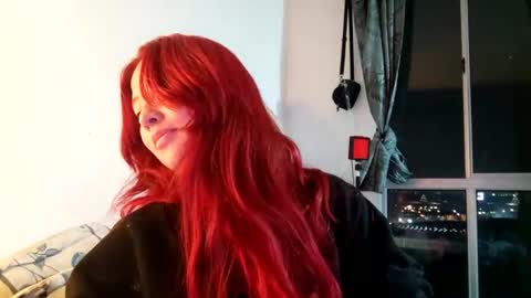 Snapshot of _lunaa__ chatting on 03/05/25, 01:42 _lunaa__ online show from 03/05/25, 01:42