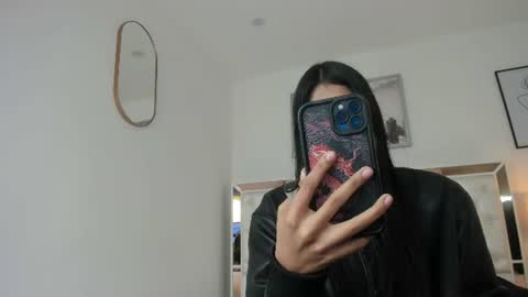 Luna online show from 07/12/26, 03:30