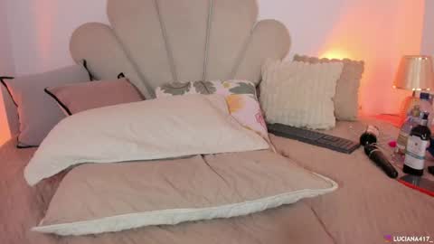 _luuciana_ online show from 05/16/26, 10:36