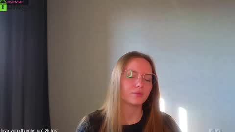 Snapshot of _lysafeta_ chatting on 09/17/25, 04:36 Welcome guys Pleasure to see you all here My name is Lysafeta and MichaelaTip menu is active Private is open online show from 09/17/25, 04:36