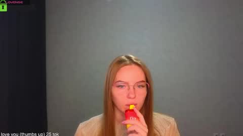 Snapshot of _lysafeta_ chatting on 10/24/25, 05:15 Welcome guys Pleasure to see you all here My name is Lysafeta and MichaelaTip menu is active Private is open online show from 10/24/25, 05:15