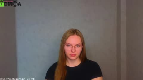 Welcome guys  Pleasure to see you all here  My name is Lysafeta and MichaelaTip menu is active Private is open  online show from 05/06/26, 06:19