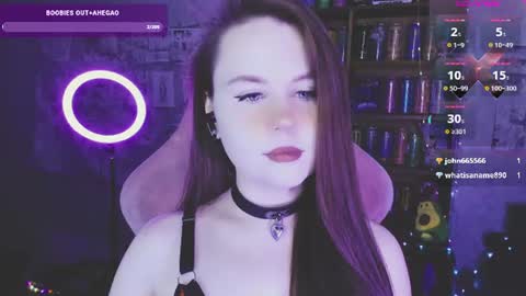 Mia online show from 07/04/26, 12:00