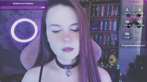 Mia online show from 07/12/26, 12:23