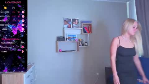 Snapshot of _maneki_neko_ chatting on 07/16/26, 09:15 Emma online show from 07/16/26, 09:15