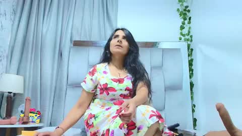 _marcela__ online show from 10/15/25, 12:38