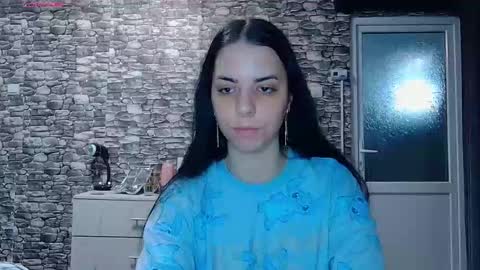Snapshot of _mari___ chatting on 03/17/26, 08:28 Mari online show from 03/17/26, 08:28
